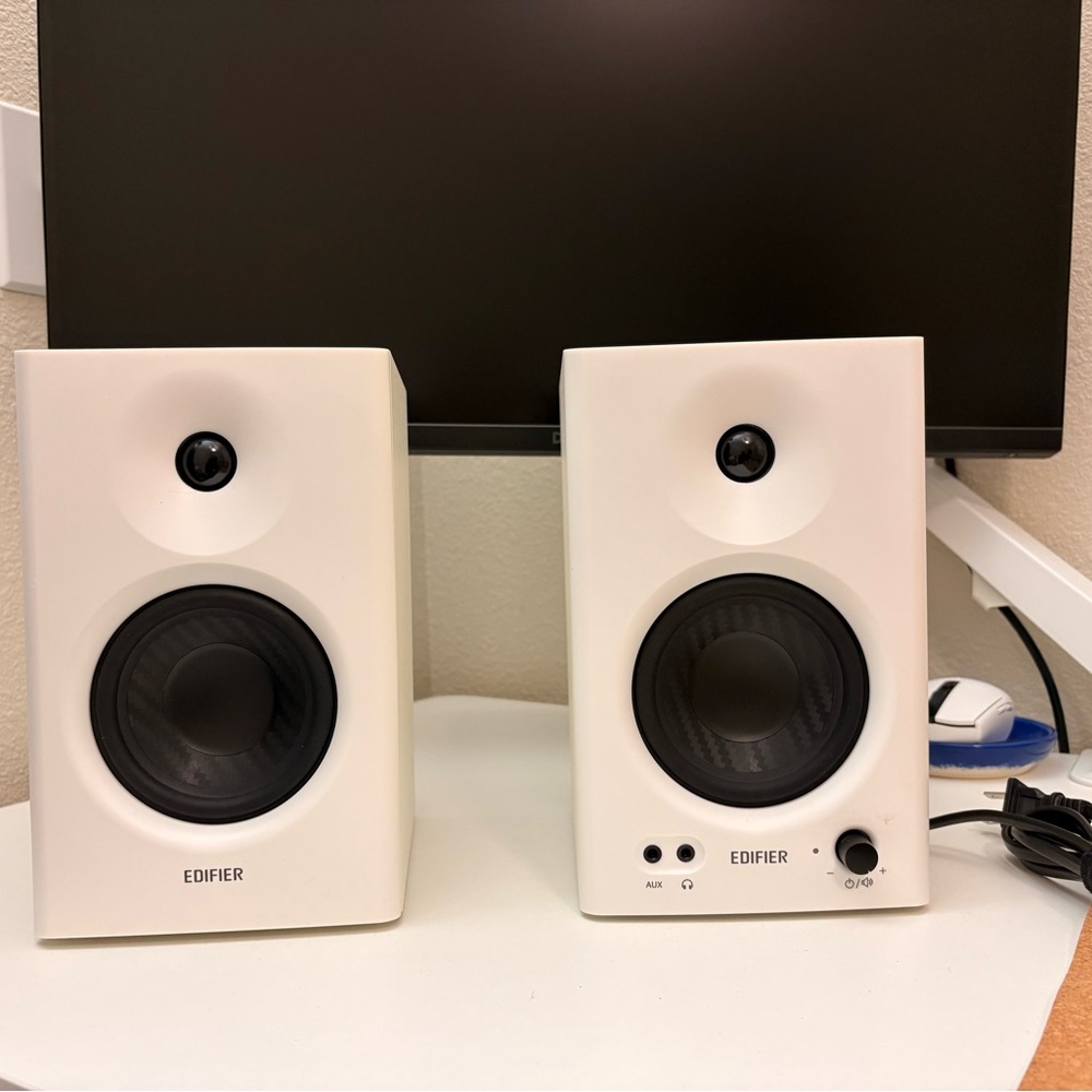 Edifier MR4 Powered Studio Monitor Speakers - White (Pair)